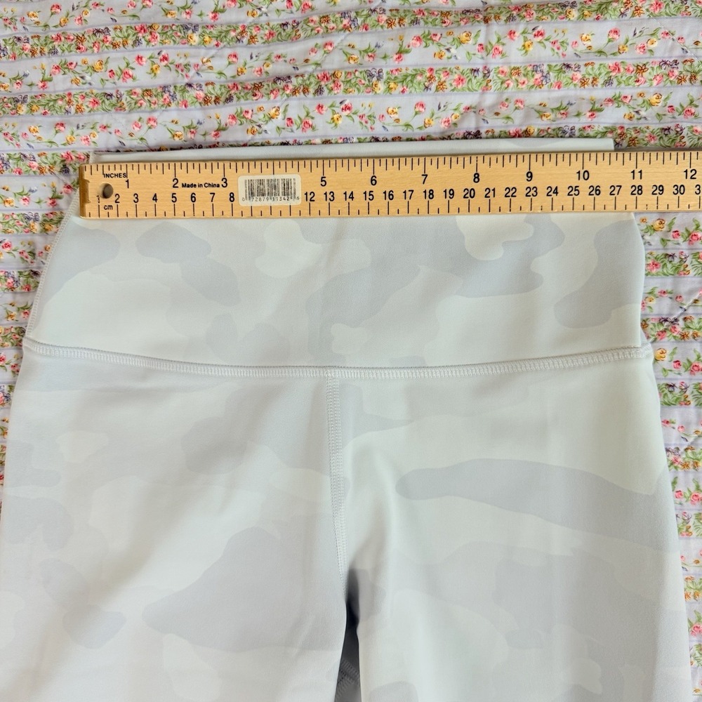 Alo‎ Yoga Camo Biker Shorts Light Grey White High Waist Athletic S - Picture 6 of 8